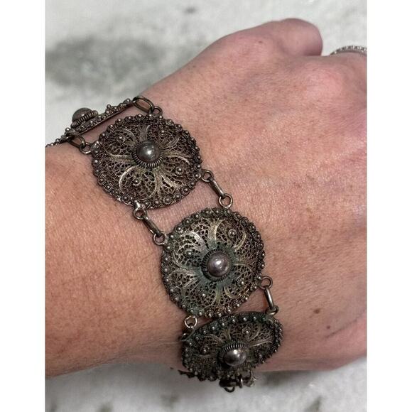 Antique Victorian Sterling Silver Filigree Flower Link Bracelet - Picture 5 of 9